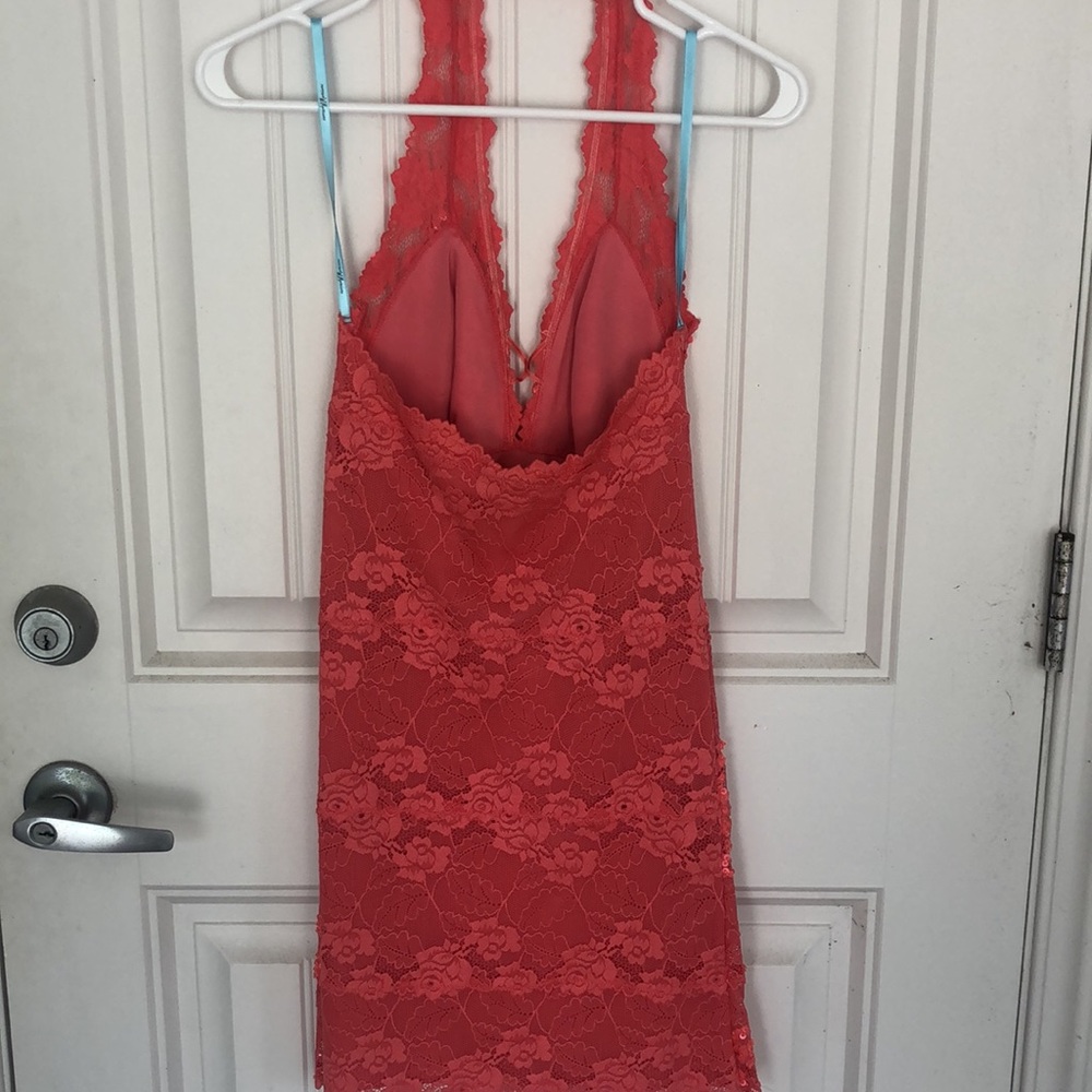 Hot pink lace dress. - Picture 4 of 4